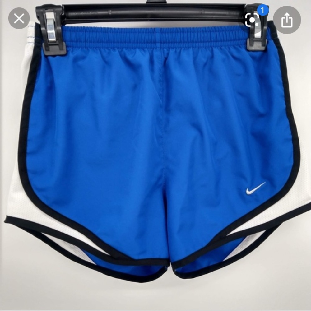 Nike Running Shorts ⭐️$15 if bundled⭐️